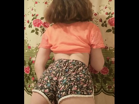 ❤️ Una ghjovana sexy si spoglia i pantaloncini davanti à a camera Super porn à noi % co.porno-flix.ru% ❌